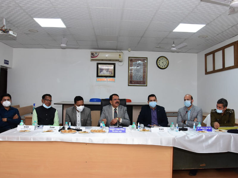 The Election Commissioner took the meeting of the officers of Bhilai Corporation