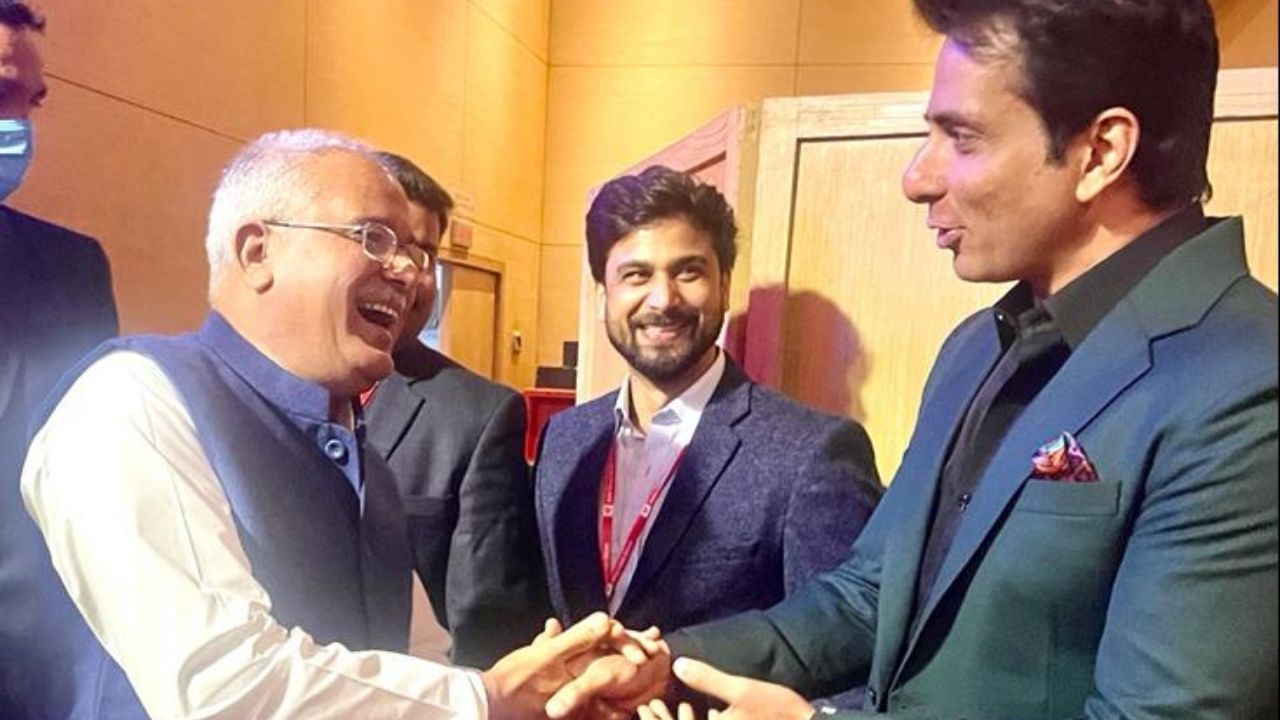 CM Baghel met star Sonu Sood, he laughed loudly about such a thing